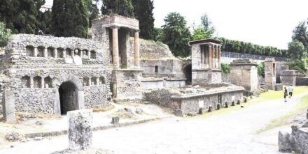 Los cementerios de Pompeya