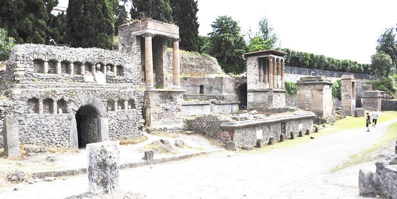Los cementerios de Pompeya