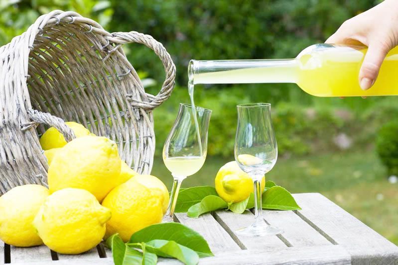  Una delicia local, el Limoncello de Sorrento