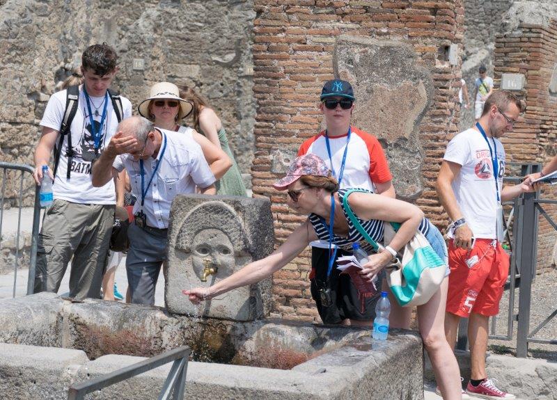 À Pompéi, plusieurs fontaines d’eau fraîche À Pompéi, plusieurs fontaines d’eau fraîche